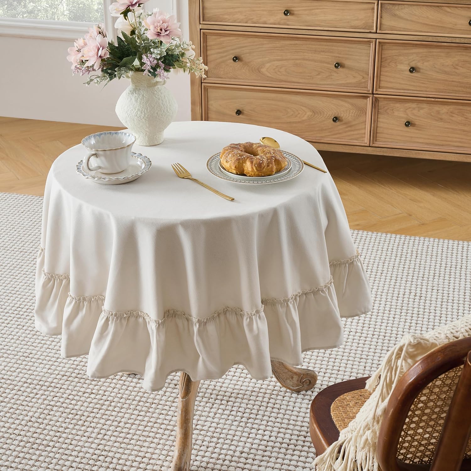 Textured Cotton Ruffled Tablecloth for Round Tables